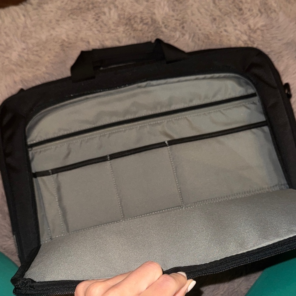 Stylish Black Laptop Bag for Men - Picture 2 of 8